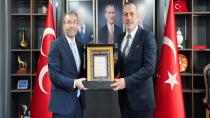 BAŞKAN AHMET CİN’DEN İLÇE BAŞKANI MUHARREM KIR’A HAYIRLI OLSUN ZİYARETİ…